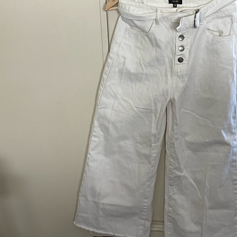 White High-Waisted Wide leg jeans